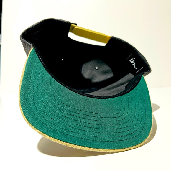 In SnapBack - Picture 3 of 3